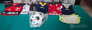 5 magliette - 1 parastinchi - un pallone da calcio