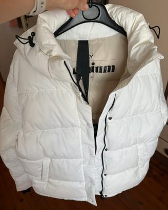 Piumino bianco da donna. Taglia M