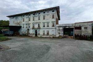 Immobile in asta di 1801 m² a San Biagio di Callal