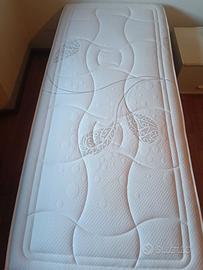 Materasso singolo a molle rivestite