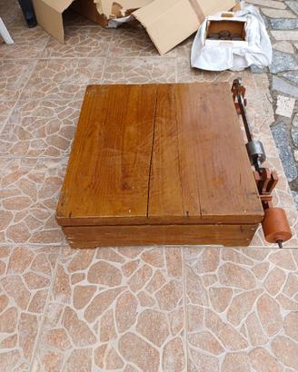 bilancia antica colore noce tenuta bene prezzo 200