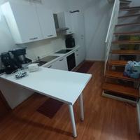 Cucina completa + soggiorno + tavolo con sedie