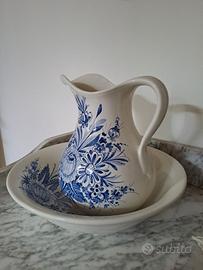 Brocca in ceramica completa di catino