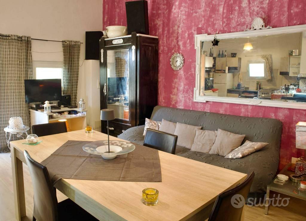 Rustico / Casale di 1650 m² con più di 5 locali a - Vista 2