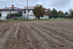 Terreno agricolo piu edificabile