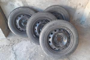 4 Gomme per inverno 175 / 65 R 14
