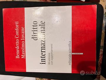 Libri per la facoltà di giurisprudenza o giuristi