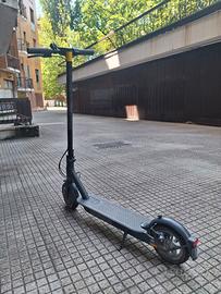 Xiaomi Mi Electric Scooter Pro 2