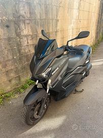 Yamaha XMax 250 Momo Design