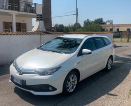 Toyota Auris 1.8 Hibrid