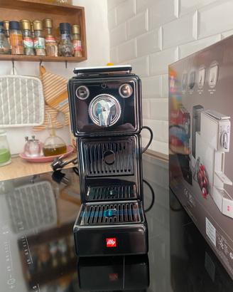 Macchina  caffè espresso Illy