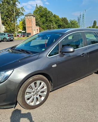Opel astra sport tourer