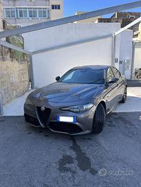 Alfa Romeo Giulia 2.2 190cv AT8 B-Tech