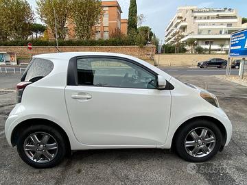 Toyota iQ 1.0 High **CRONOL. TAGLIANDI TOYOTA**