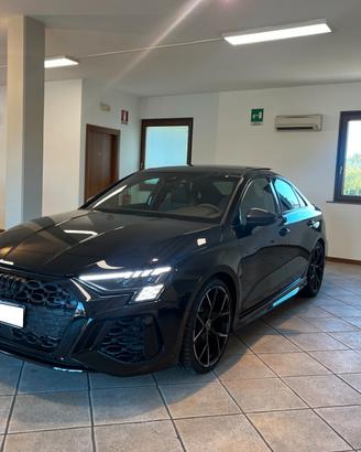 Audi A3 RS 3 Sedan TFSI quattro S tronic
