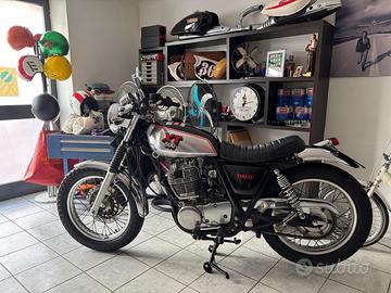 Moto YAMAHA SR 400