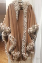 Mantella Yves Saint Laurent