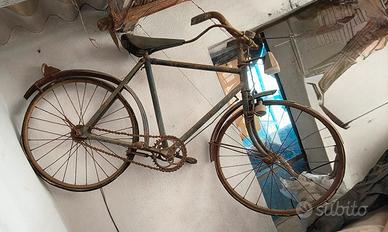 antica bicicletta con freni a bacchetta 