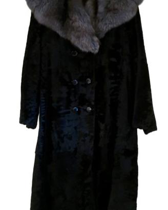 pelliccia di persiano nero 