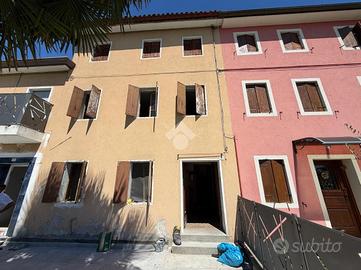 CASA SEMINDIPENDENTE A CAPPELLA MAGGIORE