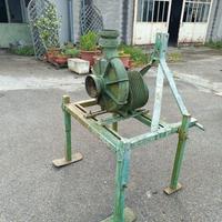 pompa marca Mellini Martignoni con cavalletto