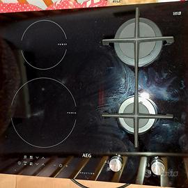 Piano cottura misto induzione e gas AEG 