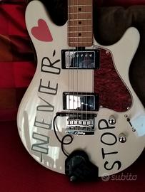 CHITARRA STERLING VALENTINE MUSIC MAN