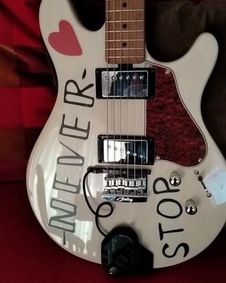 CHITARRA STERLING VALENTINE MUSIC MAN