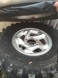 4 cerchi originali Hyundai galloper con gomme