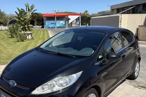 Ford Fiesta titanium 1.4 tdci 68cv 2010