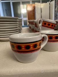 30 tazzine e  31 piattini CAFÈ PAULISTA LAVAZZA