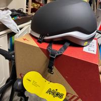 Casco per attività sportive