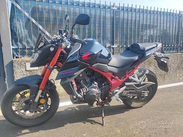 Honda Hornet 750 anno 2024