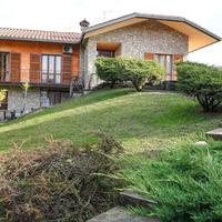 BOTTANUCO VILLA SINGOLA COMPOSTA DA DUE APPARTAM