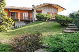 BOTTANUCO VILLA SINGOLA COMPOSTA DA DUE APPARTAM