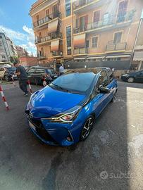 Toyota yaris hybrid 1.5 5 porte lounge