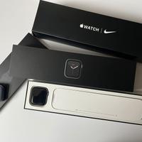 Apple Watch Serie 5 Nike 44mm colore nero