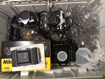 Macchine fotograficahe e accessori.