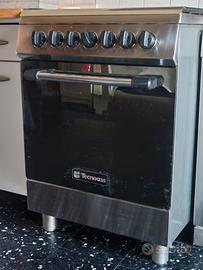 Cucina a gas con forno elettrico ventilato