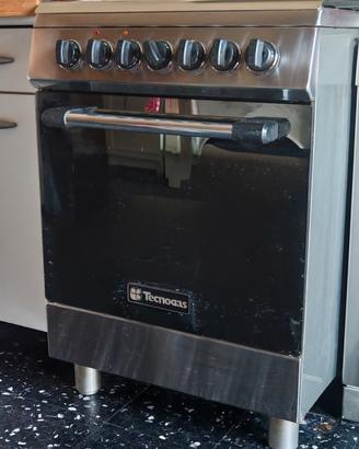 Cucina a gas con forno elettrico ventilato