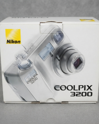 Nikon Coolpix 3200 Perfetta Completa di Scatola