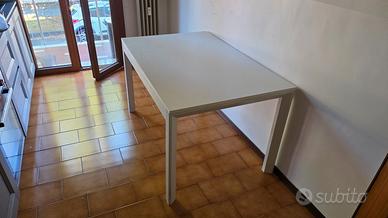 Tavolo allungabile bianco – 130/185 x 85 cm