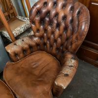 Coppia poltrone Chesterfield