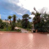 Appartamento 4 vani con cortile di 250 mq