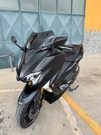 Tmax 530 DX