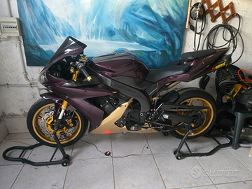 Yamaha yzf-r1
