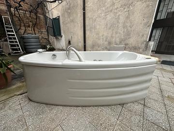 Vasca idromassaggio Jacuzzi