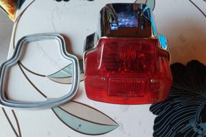 Gruppo Ottico Fanale Faro Posteriore Vespa GT Spri