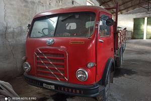 camion marca Om tipo tigrotto