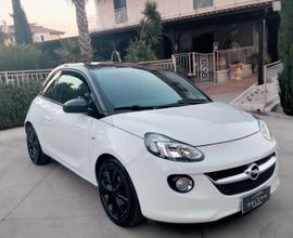 Opel Adam 1.2 70 CV per neopatentati